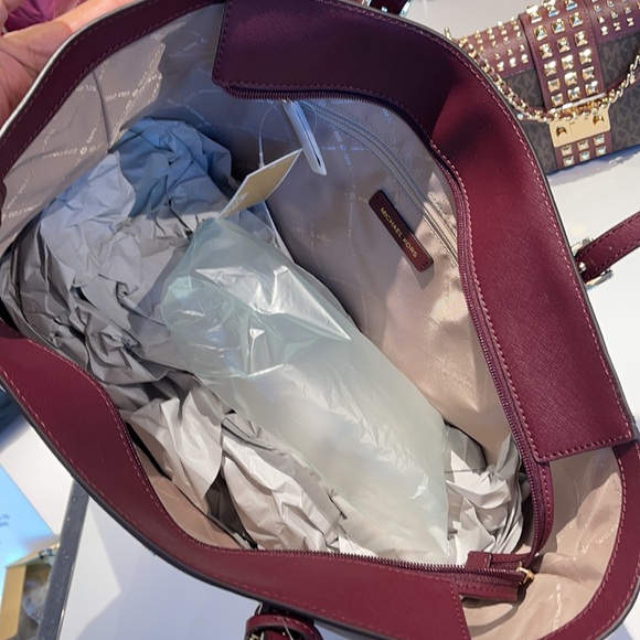 Michael Kors Gilly Travel Large Drawstring Tote Oxblood NWT - Picture 13 of 16